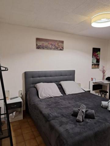 Maison d’hôte pour 2 personnes, avec vue et jardin à Ponteilla