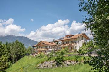 Ferienwohnung für 3 Personen, mit Sauna und Ausblick sowie Garten, mit Haustier in Brixen