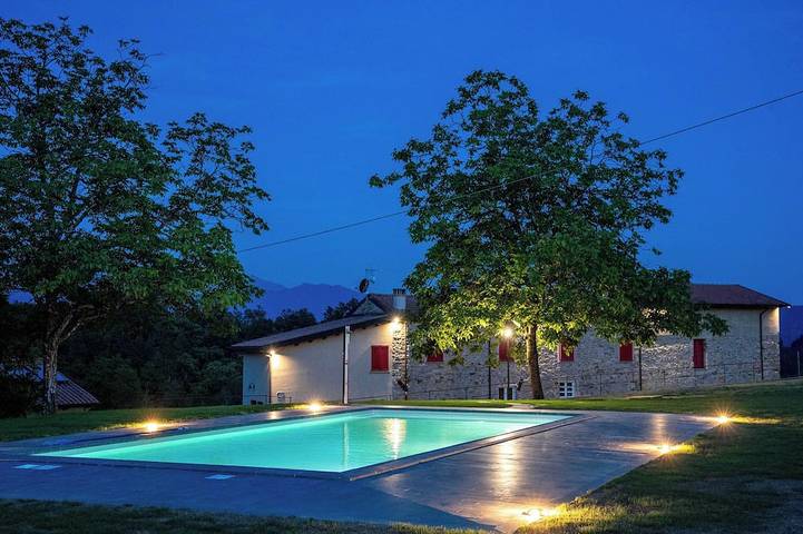 Appartamento per 4 persone, con piscina e giardino in Villafranca in Lunigiana