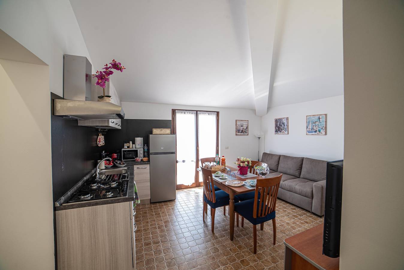 Bed and Breakfast 'Dolce Alba' with Private Garden, Wi-Fi and Air Conditioning in Montecastrilli, Terni Province
