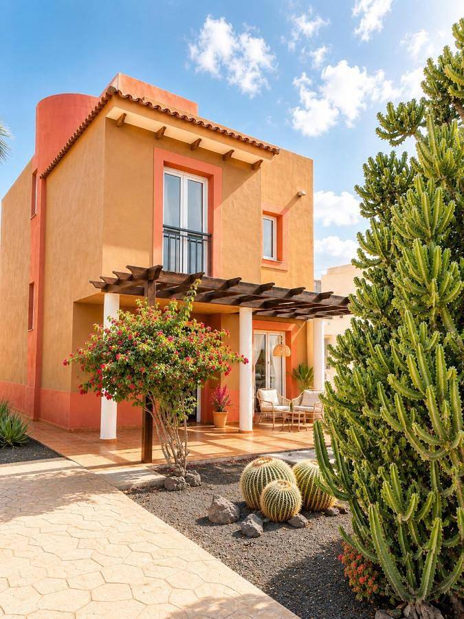 Casa de vacaciones para 6 personas, con Balcón y Terraza además de Jardín y Piscina para niños en Corralejo