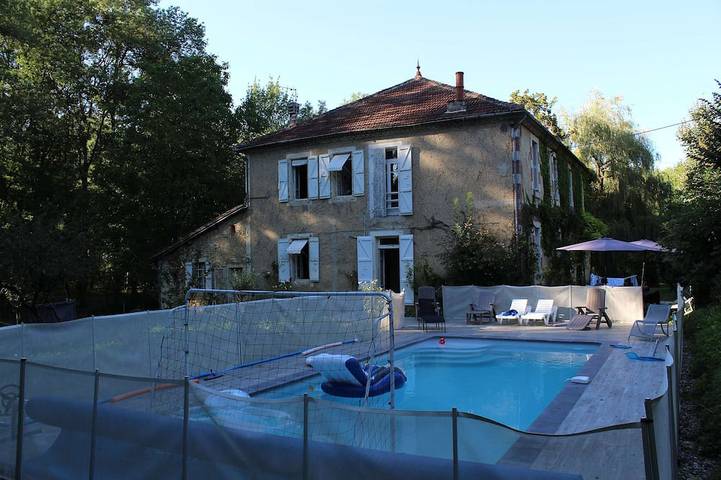 Location de vacances pour 12 personnes, avec Terrasse et Jardin à Mauvezin