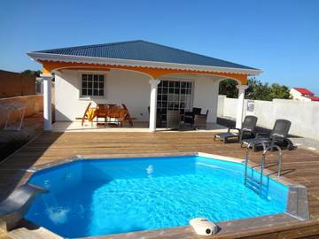 Cottage pour 6 personnes, avec piscine ainsi que jardin et vue à Capesterre-Belle-Eau