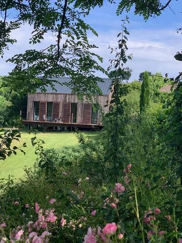 Location de vacances pour 2 personnes, avec piscine ainsi que jardin et vue à Aillas