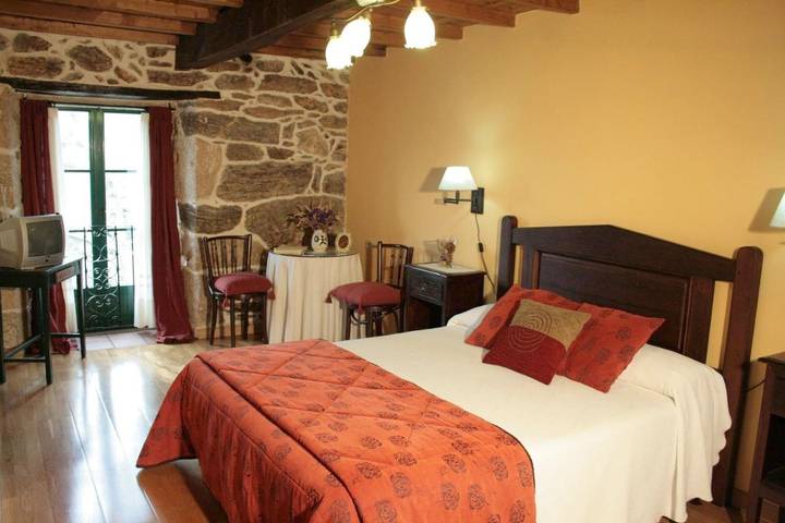 Casa de huéspuedes para 3 personas, con jacuzzi además de jardín y terraza, Se admiten mascotas en Galicia - 4