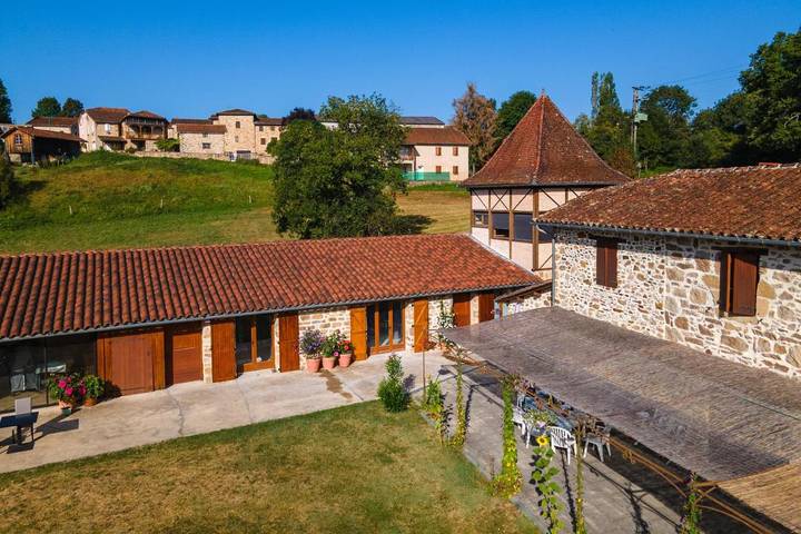 Chambre d’hôte pour 2 personnes, avec jardin ainsi que jacuzzi et piscine, adapté aux familles dans le Lot - 2