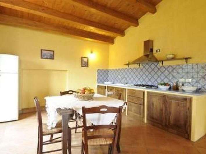 Apartamento entero, Acogedor apartamento junto a la playa con servicios pensados para los más pequeños in Gioiosa Marea, Provincia de Messina
