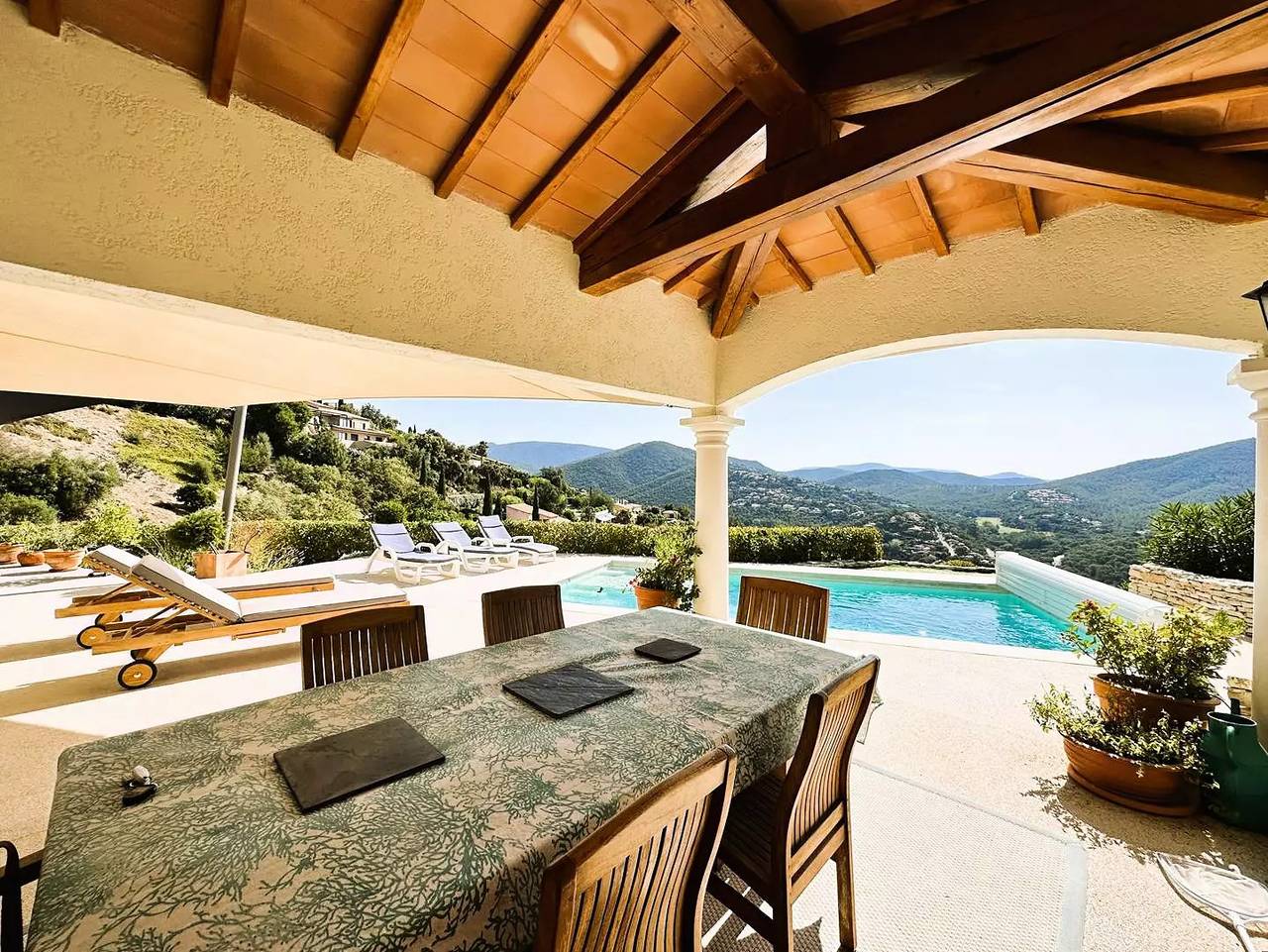 Villa pour 6 personnes avec piscine et vue mer au domaine de Valcros à la Londe les Maures in La Londe-les-Maures, Région de Toulon