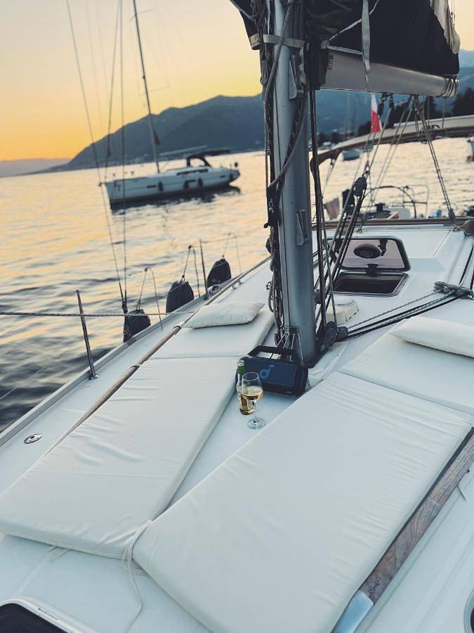 Boot für 4 Personen, mit Terrasse und Ausblick in Montenegro - 3