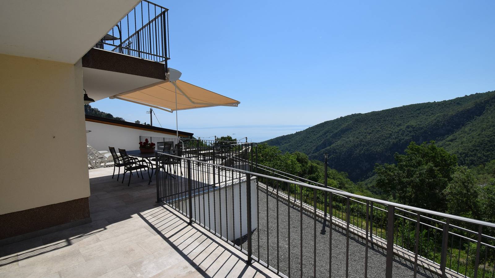 Ganze Wohnung, Villa Betina - Apartman Ambienta by Villas Guide in Medveja, Lovran