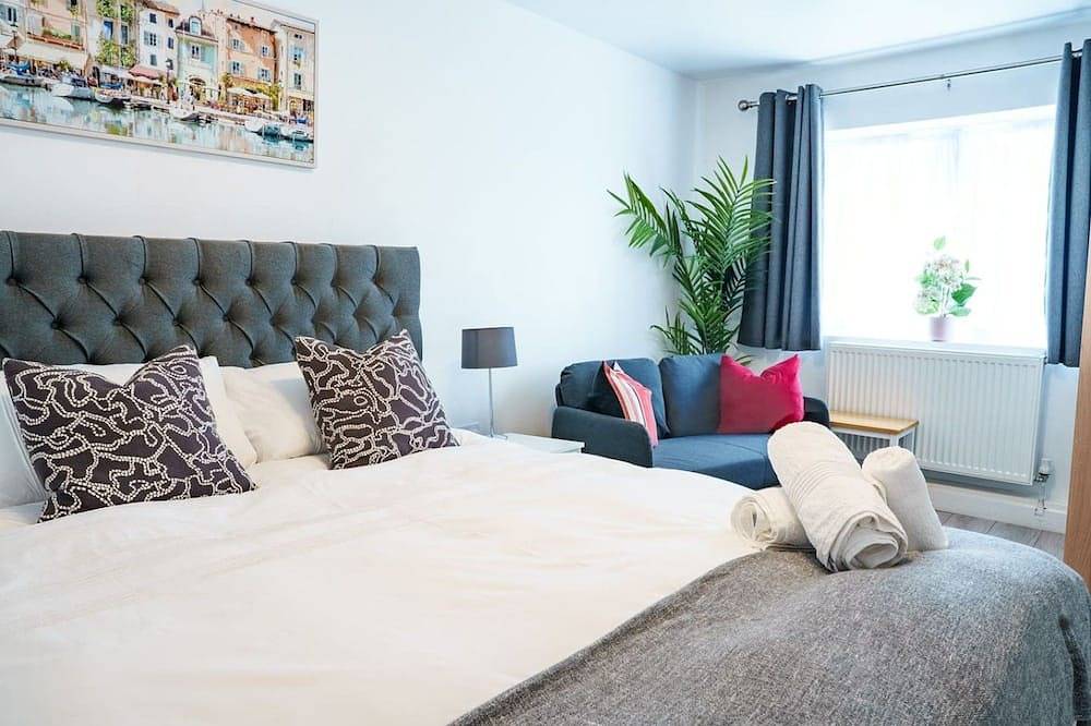 Ganze Wohnung, Stylish-1 Bedroom Apartment at Charles House in Chatham (Großbritannien), Kent Downs