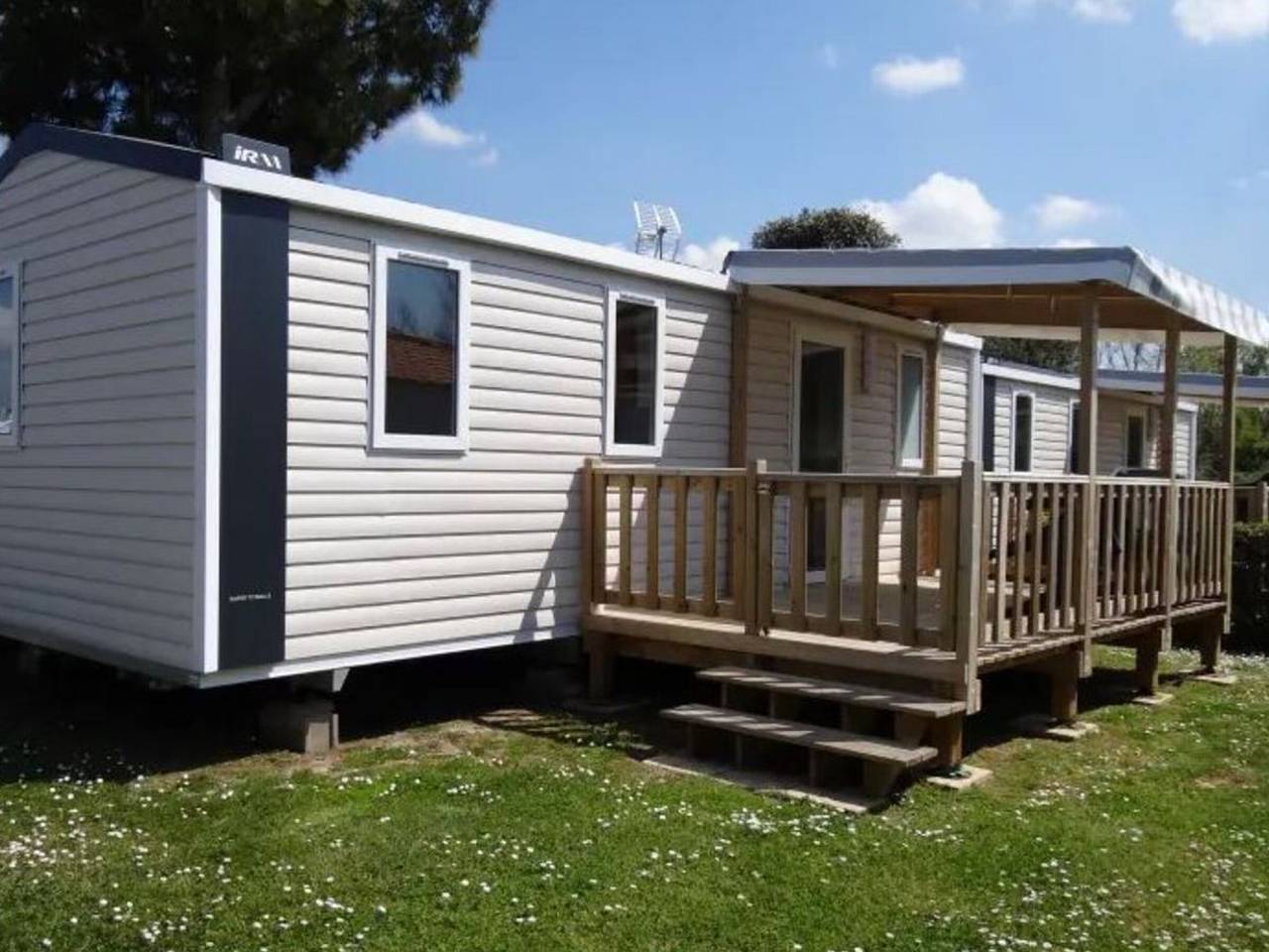 Mobil-home 3 Chambres, Terrasse Paisible in Notre-Dame-de-Monts, Vendée