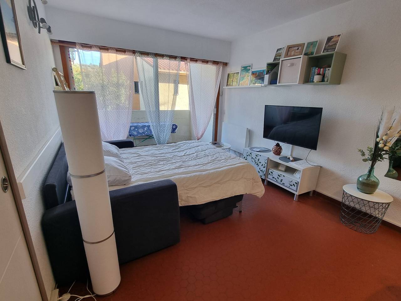 Entire apartment, T2 Apartment with Terrace and Private Parking near the Beach in La Côte Vermeille, Collioure