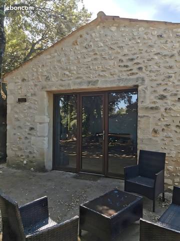 Gîte pour 3 personnes, avec jardin et jacuzzi à Solérieux