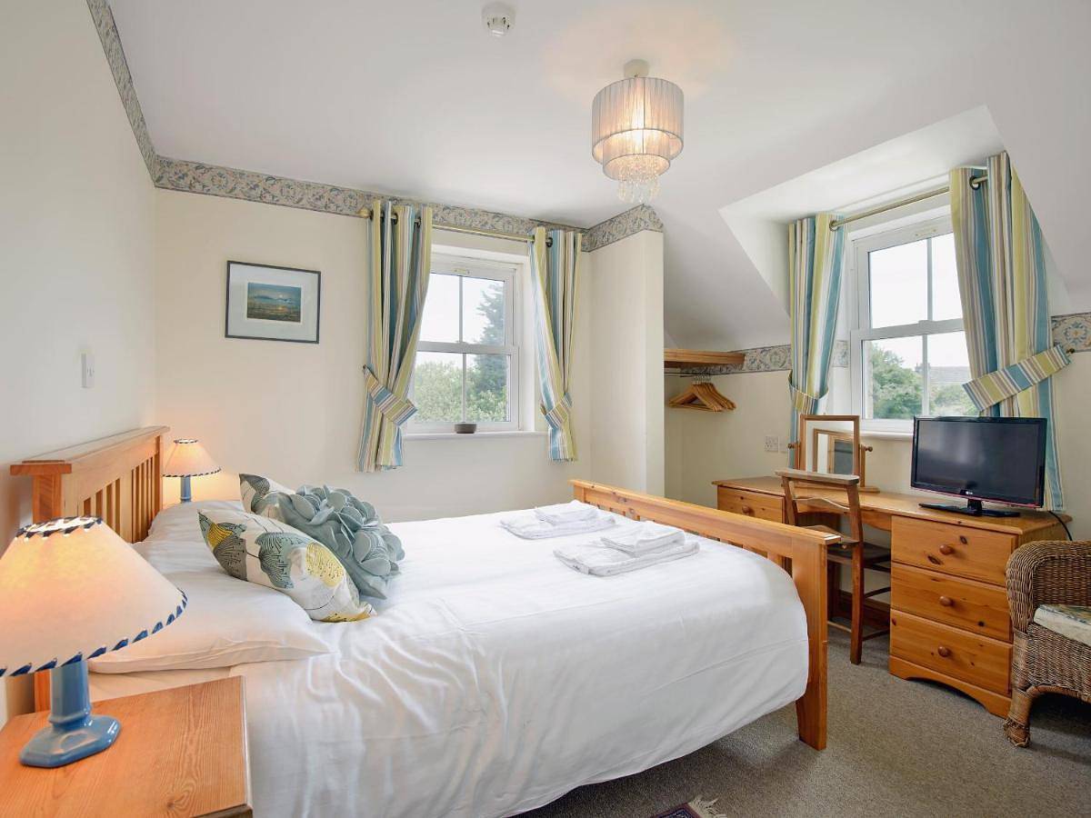 Seven-Bedroom Holiday Home in Dorset