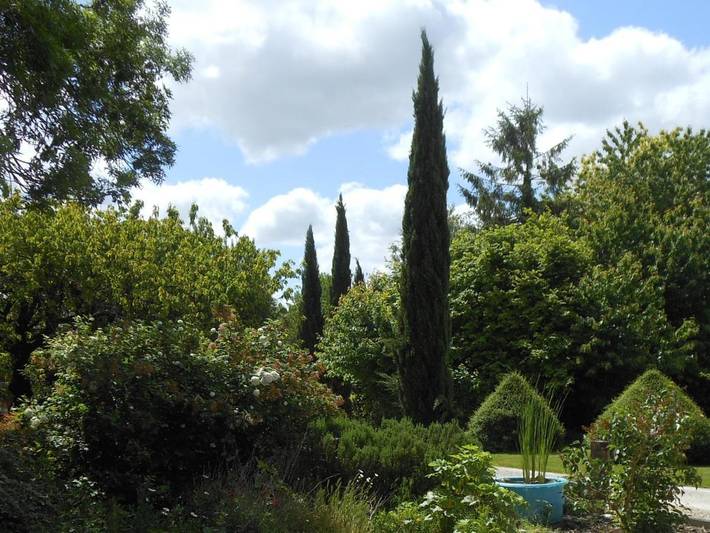 Location de vacances pour 20 personnes, avec piscine et jardin à Dœuil-sur-le-Mignon - 2