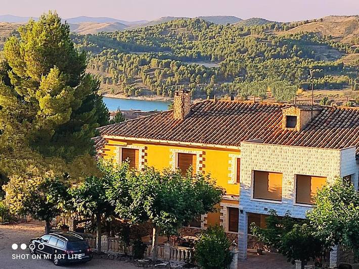 Apartamento de vacaciones para 8 personas, con vistas además de balcón y vistas al lago, Familias con niños en Comunidad de Calatayud - 2