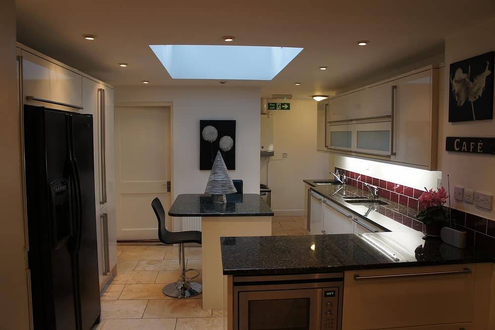 Large Elegant Edwardian Property in an Area of Outstanding Natural Beauty in Church Stretton, Shropshire Hills