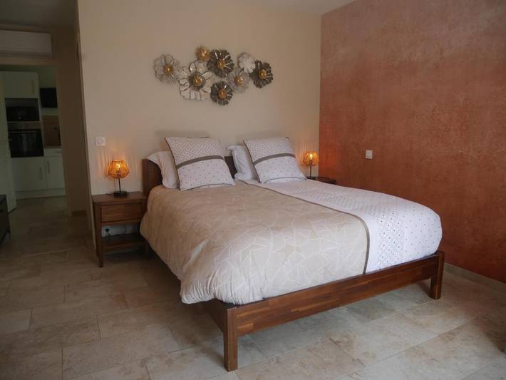 Gîte pour 2 personnes, avec vue ainsi que jardin et terrasse à Bellac - 4