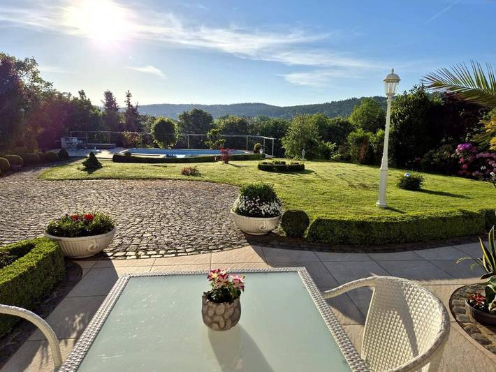 Ferienwohnung für 2 Personen, mit Balkon und Terrasse sowie Garten und Pool in Falkenstein/Harz