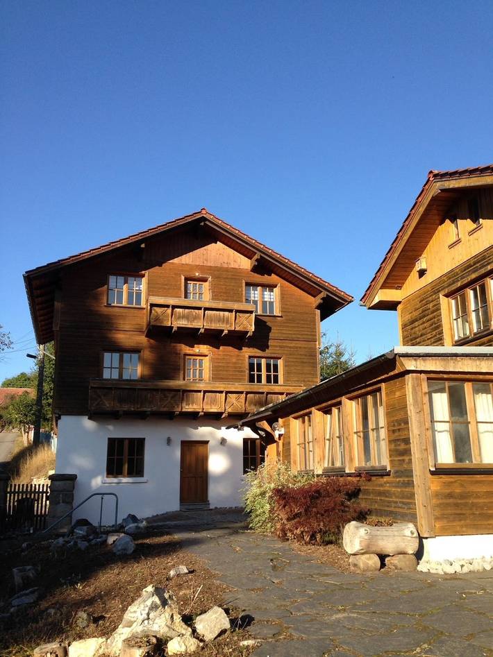 Ferienhaus für 10 Personen, mit Balkon und Whirlpool sowie Terrasse und Garten