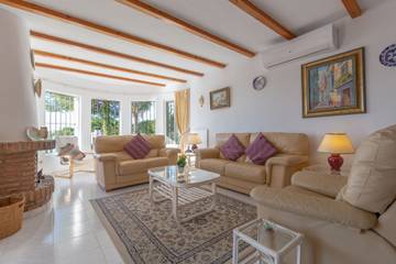 Vacation Rental for 6 Guests in Mijas, Costa del Sol, Picture 3