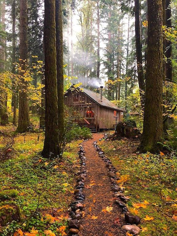 Authentic Vintage Cabin • Woodstove • Romantic Getaway for Two in Welches, Mount Hood