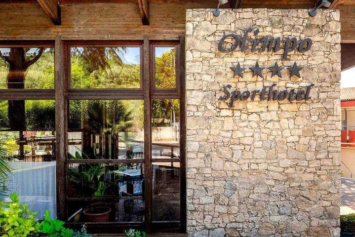 Hôtel pour 2 personnes, avec piscine ainsi que jardin et balcon à Garde - 2