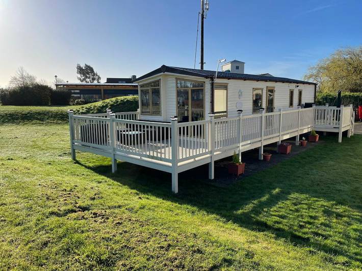 Caravan for 6 people, with garden and pool, with pets in Lincolnshire