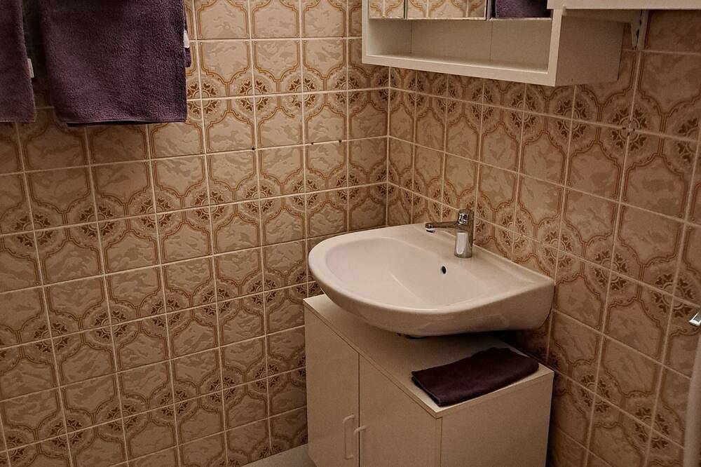 Ganze Wohnung, Gemütlichezwei-Zimmer-Wohnung Erdgeschoß barrierefrei zu erreichen mit Terasse in Ludwigswinkel, Landkreis Südwestpfalz