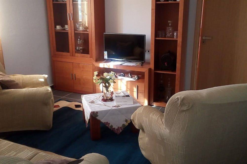 Ganze Wohnung, Ruhe und Erholung kombiniert mit Wohlbefinden mit herrlichem Blick auf die Berge und das Meer in São Mateus, Pico (Azoren)