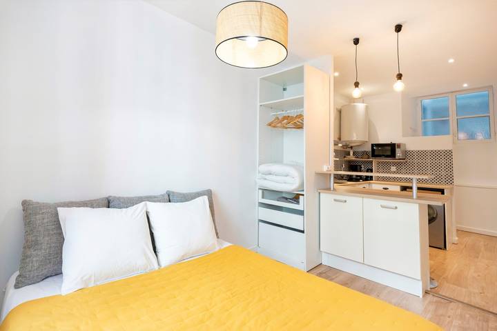 Studio entier, Studio au Cœur de Bayonne - Séjour Pratique et Confortable in Bayonne, Région de Bayonne