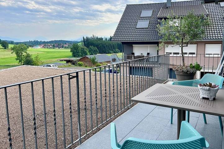 Ganze Wohnung, Ferienwohnung Schottenhof Walser 3 - Alleinlage im Grünen mit Panoramablick in Achberg, Region Bodensee-Oberschwaben