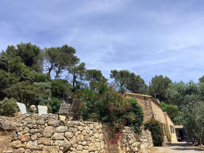 Location de vacances pour 4 personnes, avec vue et jardin à Le Tholonet - 4