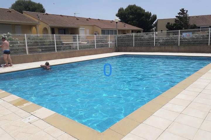 Maison de vacances pour 4 personnes, avec piscine et jardin à Gruissan