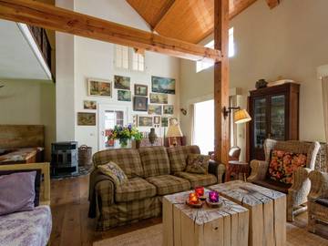 Location de vacances pour 8 personnes, avec terrasse et jardin à Houffalize