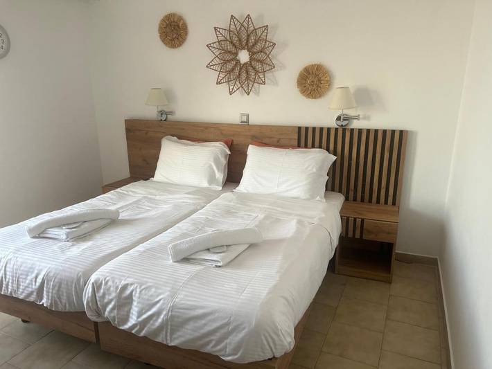 Hôtel pour 2 personnes, avec Balcon et Terrasse ainsi que Jardin et Vue dans Agistri - 2