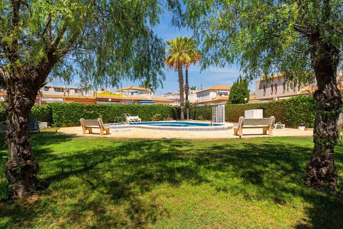 Bungalow para 4 personas con piscina in Los Balcones, Orihuela