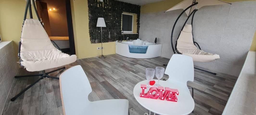 Bed and breakfast per 3 persone, con giardino e terrazza nonché panorama - 1