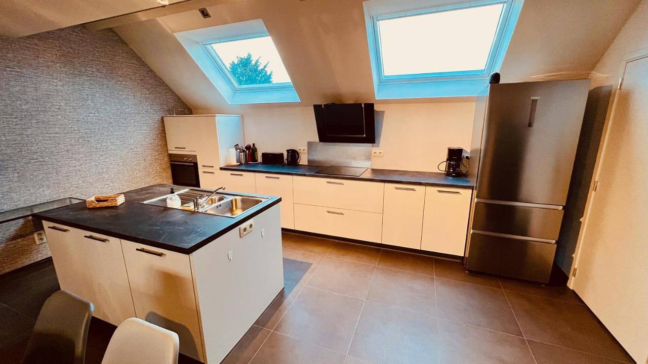 Appartement entier, Becosy Triplex chic et moderne style Loft in Belœil, Hainaut