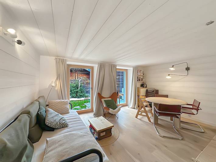 Gîte pour 4 personnes, avec terrasse dans Sarreyer