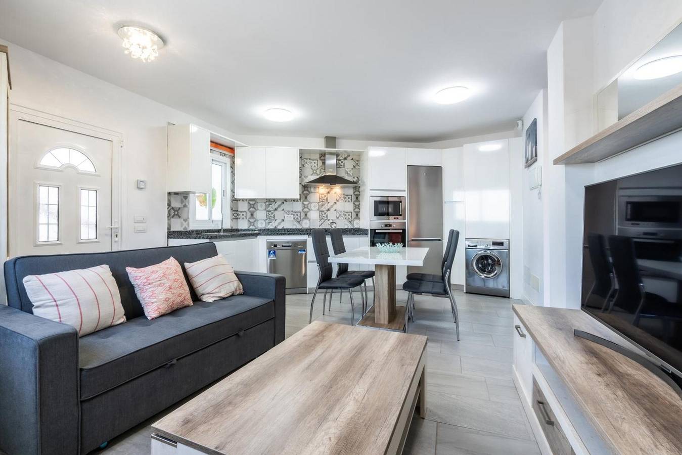 Casa Vacacional 'El Rinconcito Con Vistas Al Mar' con Vistas, Wi-Fi y Aire Acondicionado in Barrio Los Menores, Adeje
