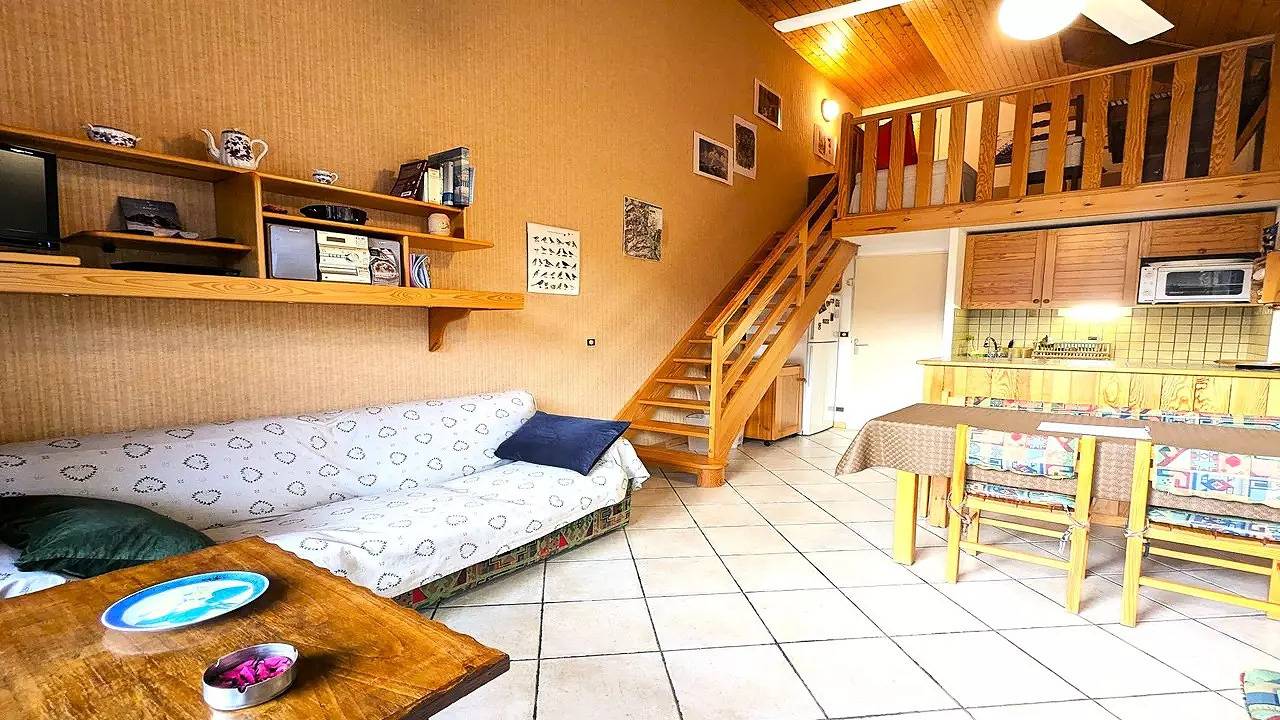 Apartamento entero, Apartamento de 51 m2 con balcón grande 4 personas in Vallouise, Parque Nacional de los Ecrins