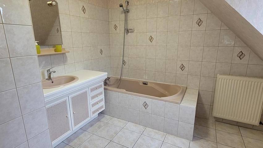 Location de vacances pour 7 personnes, avec jardin et balcon à Saint-Étienne-en-Coglès - 2