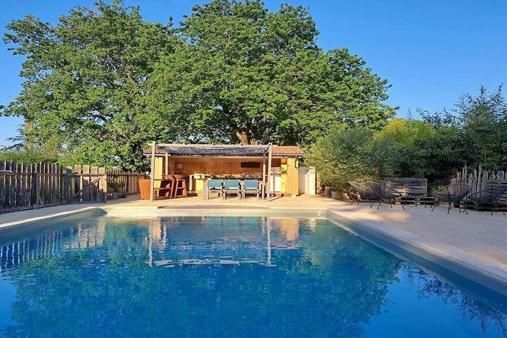 Gîte pour 2 personnes, avec piscine et balcon dans le Gers