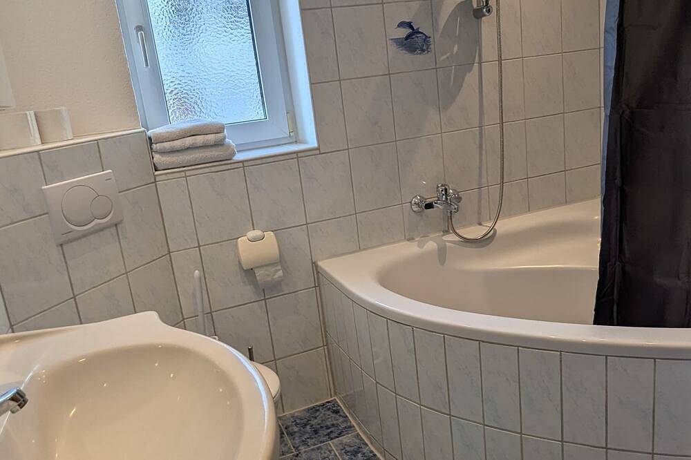 Ganze Wohnung, Gemütliche, ebenerdige Ferienwohnung mit Wintergarten im schönen Allgäu in Kaufbeuren, Bayerisch Schwaben