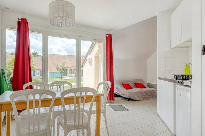 Parc de vacances pour 6 personnes, avec piscine et terrasse ainsi que jardin et vue, animaux acceptés à Mézières-en-Brenne - 2