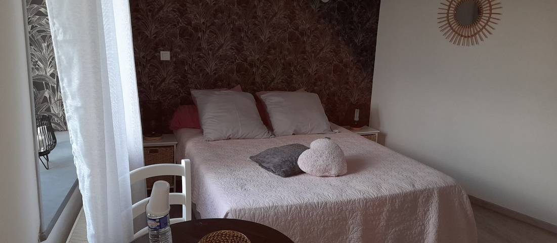 Chambre d’hôte pour 2 personnes, avec jardin dans Vrécourt