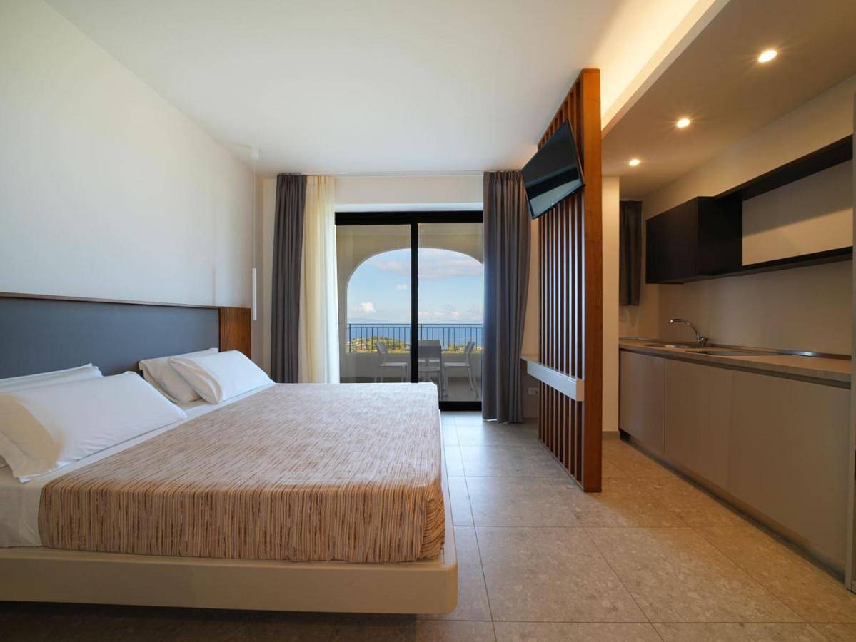 Luzia Agriresort - Piscina Panoramica e vista Mare a Capo Vaticano in Ricadi (comune), Provincia di Vibo Valentia