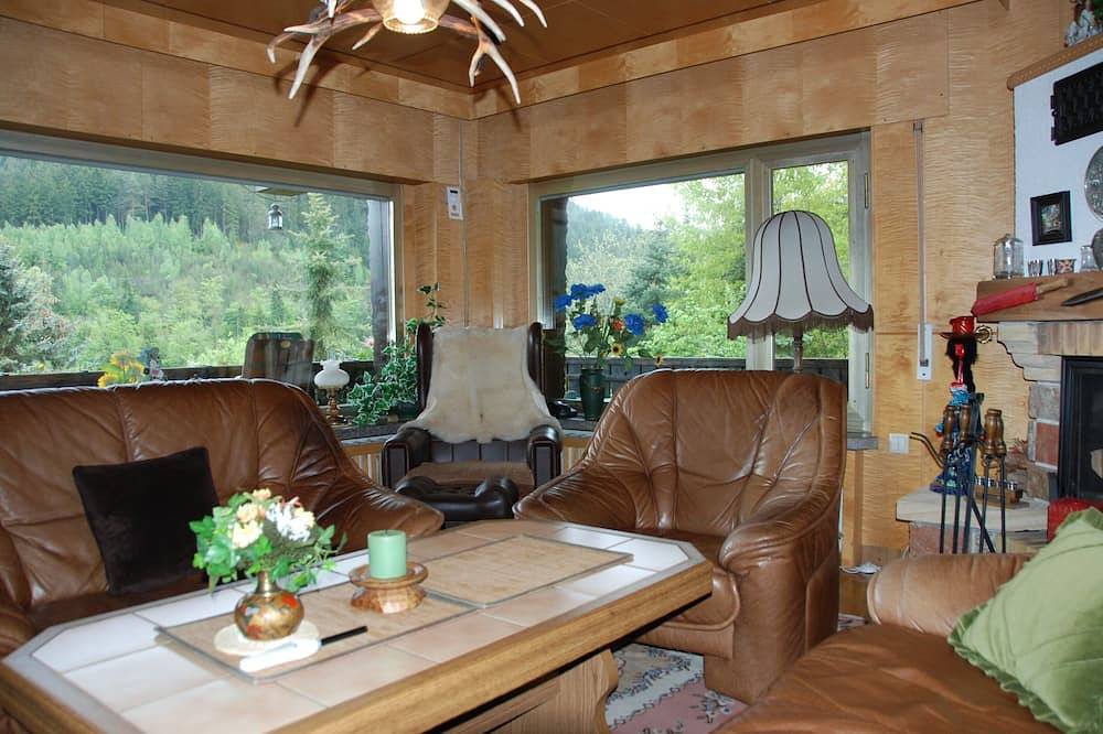 Waldrandlage mit sehr schönem 2 Täler Panoramablick in Unterweißbach, Frankenwald